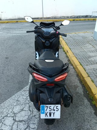 Yamaha XMAX300  2019Negra - Maxi Scooter Automátic