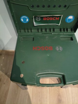 Banco de trabajo Bosch plegable con herramientas