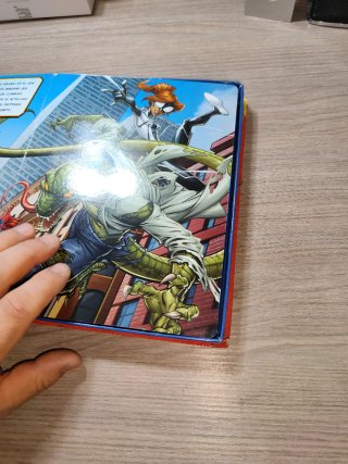 Spider-Man compañeros arácnidos Marvel