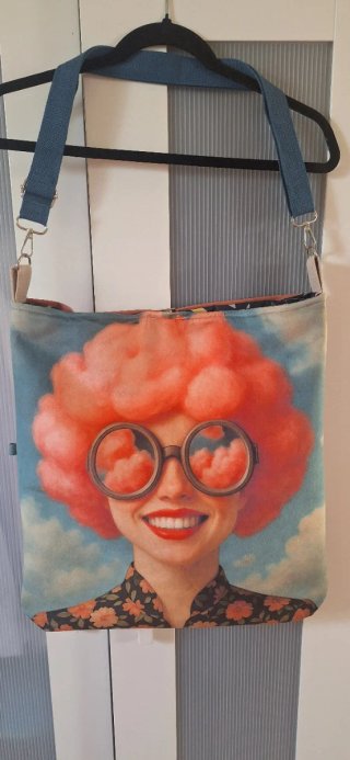 Bolso bandolera con estampado artístico