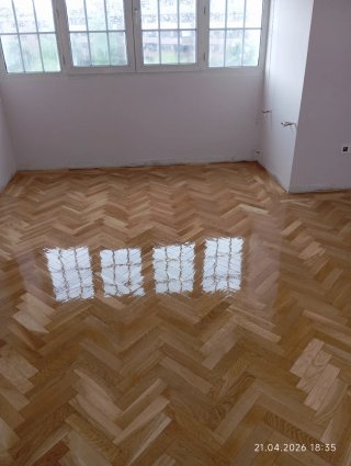 Servicio de lijado y barnizado de parquet
