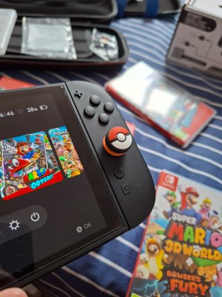 Nintendo Switch + 16 Giochi