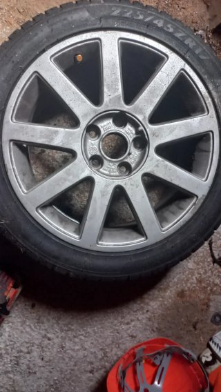 Cerchi con pneumatici 225/45ZR17