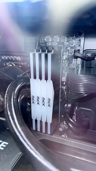 PC gaming personalizado potente Semi-nuevo