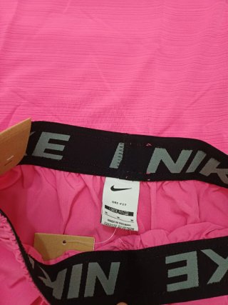 Set Nike Uomo Rosa ,Taglia M, Nuovo mai usato