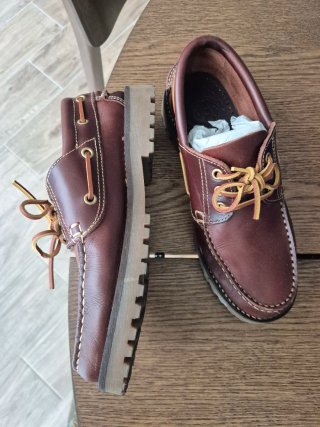 Náuticos de piel Justin marrones.