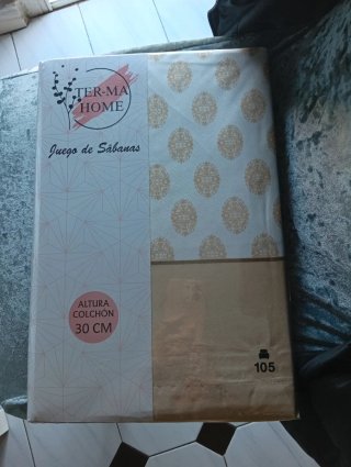 Dos Juegos de Sábanas 150cm y de 105.