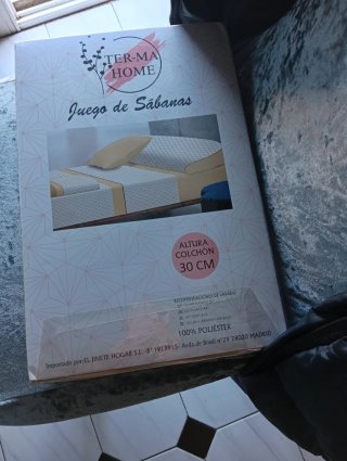 Dos Juegos de Sábanas 150cm y de 105.