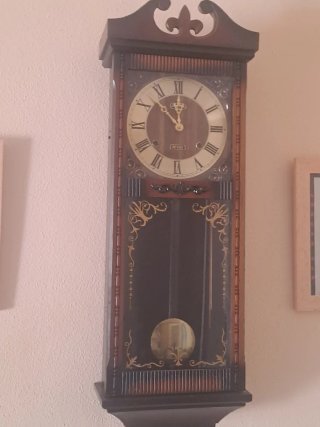 Reloj de pared clásico