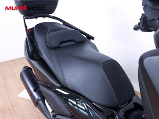 YAMAHA X-MAX 300
