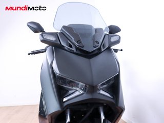 YAMAHA X-MAX 300