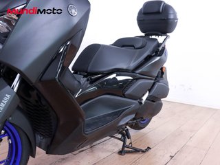 YAMAHA X-MAX 300