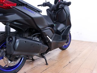 YAMAHA X-MAX 300