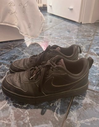 Zapatillas Nike Negras, precio negociable