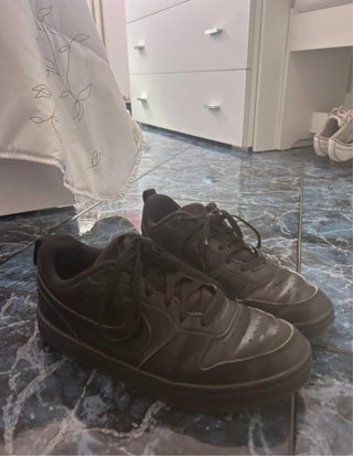 Zapatillas Nike Negras, precio negociable