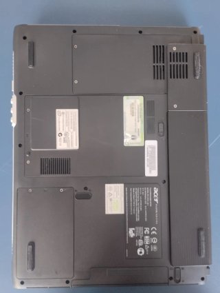 Portatile Acer TravelMate Windows XP + caricabatterie