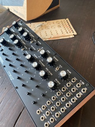 Moog DFAM Sintetizador Analógico y Secuenciador