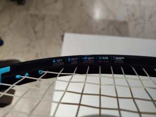 Racchetta Babolat blu. Modello Pure Drive.
