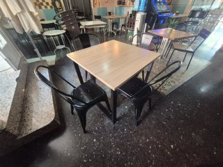 Mesa y Sillas de Restaurante deferentes