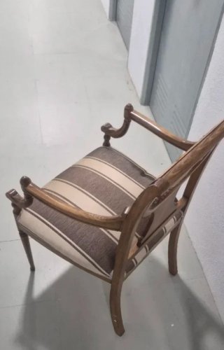 Silla clásica madera maciza
