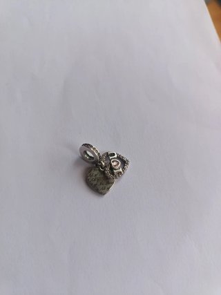 Charm Pandora Corazón y Placa