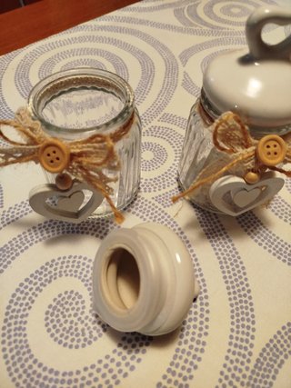 Barattoli shabby chic decorati con cuori