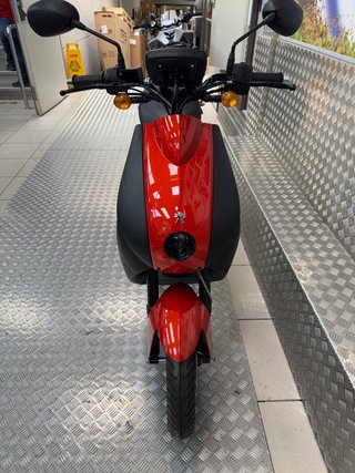 Peugeot Eludix Eléctrica 50cc naranja