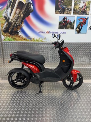 Peugeot Eludix Eléctrica 50cc naranja