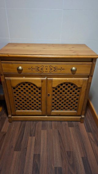 Mueble auxiliar de madera maciza... Está nuevo