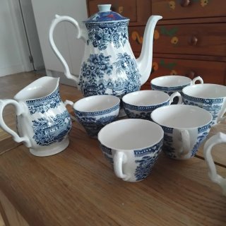 Juegos de té y cafe de porcelana inglesa antigua.