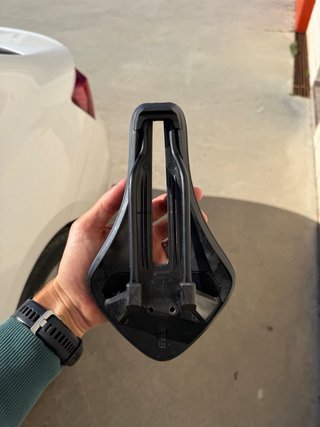 Sillín Fizik Transiro Aeris R5 Negro