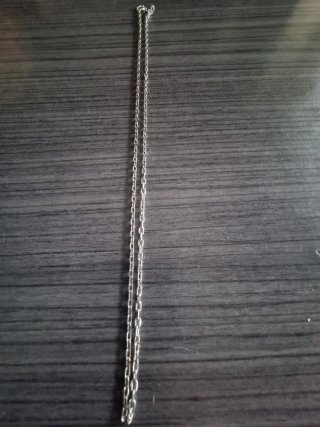 Cadena de plata de ley