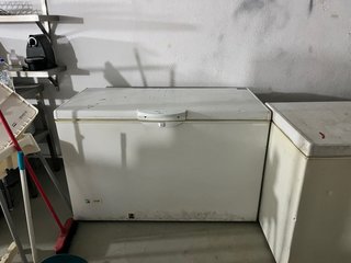 1 Congelador Beko y 1 congelador Soniec