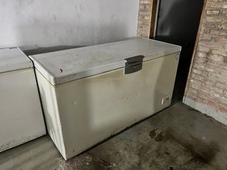 1 Congelador Beko y 1 congelador Soniec
