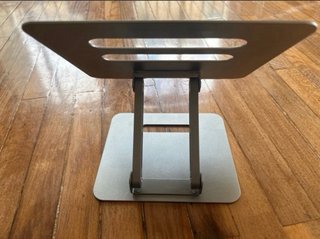 Soporte portátil ajustable plegable