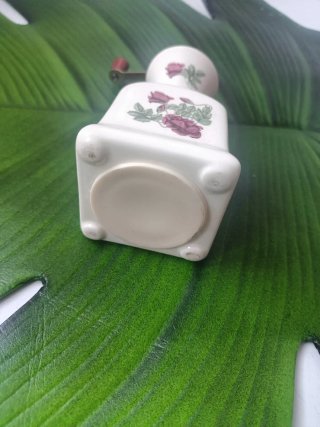 Macina pepe porcellana e metallo