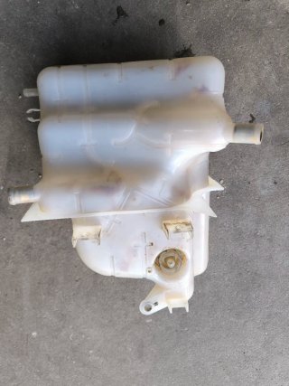 Depósito refrigerante radiador AL179270 John Deere