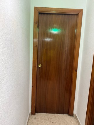 7 Puertas Madera Barniz Marrón.