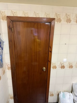 7 Puertas Madera Barniz Marrón.