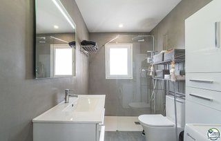 Chalet en venta en Port Esportiu - Puig Rom - Canyelles en Roses