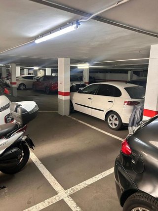 Garaje en venta en Pubilla Cases en Hospitalet de Llobregat, L´