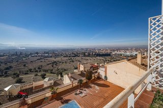 Casa adosada en venta en Bola de Oro - Serrallo en Granada