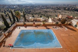 Casa adosada en venta en Bola de Oro - Serrallo en Granada