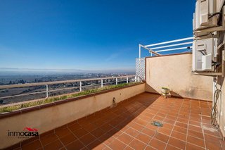 Casa adosada en venta en Bola de Oro - Serrallo en Granada