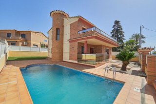 Chalet en venta en Segur de Calafell en Calafell