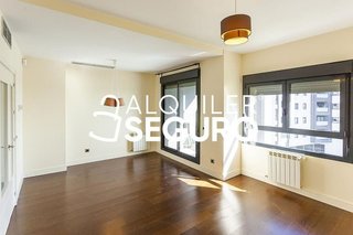 Piso en alquiler en Valdebebas - Valdefuentes en Madrid