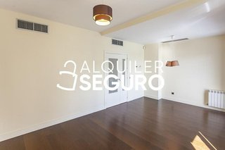 Piso en alquiler en Valdebebas - Valdefuentes en Madrid