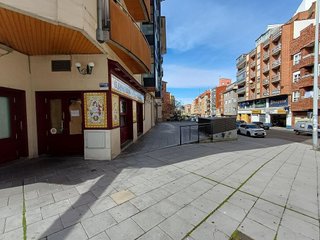 Local comercial en alquiler en Las Eras de Renueva en León
