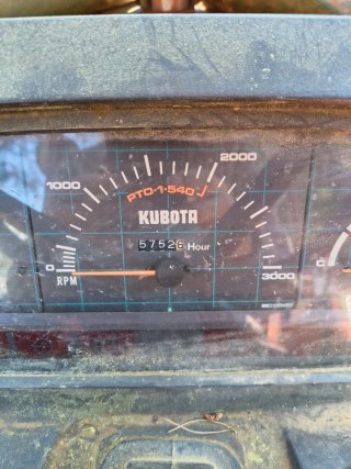Tractor Kubota M730F Naranja