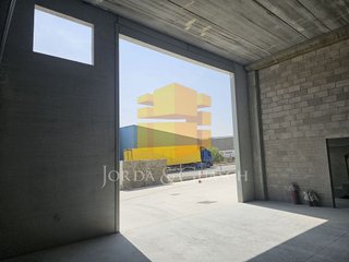 Nave industrial en alquiler en Nucli Urbà en Esparreguera